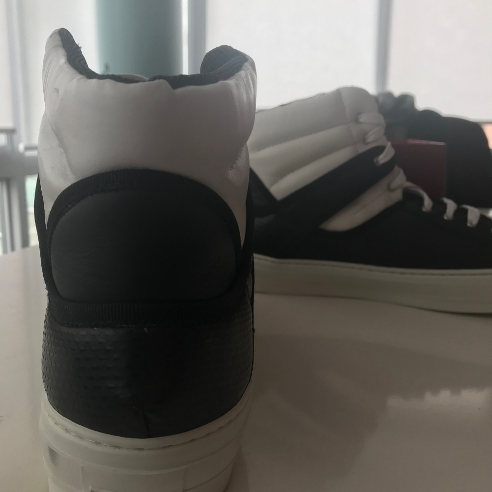 Salvatore Ferragamo Women's Pixy Hi Top Sneakers 9 - Picture 3 of 5